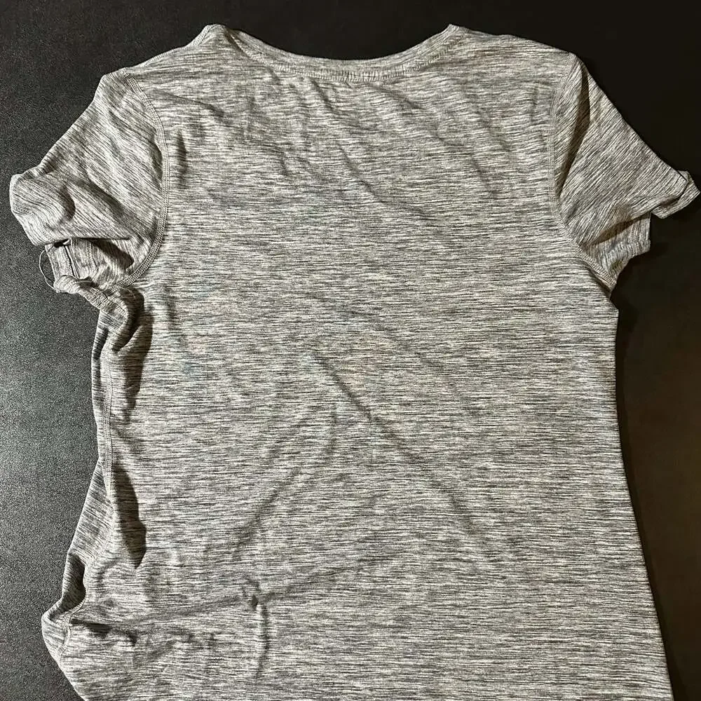 Athletic Works Women's Heather Gray V-Neck Short Sleeve T-Shirt